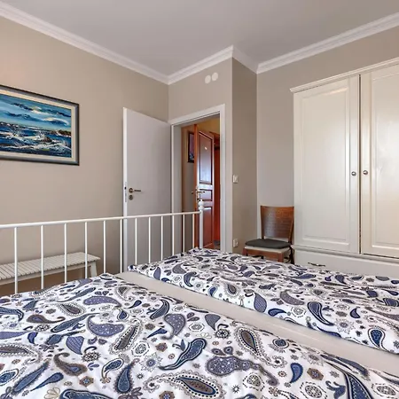 Ester-1 By Interhome