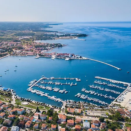 Ester-1 By Interhome * Ουμάγκ