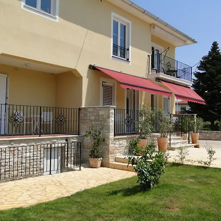 Διαμέρισμα Ester-1 By Interhome *