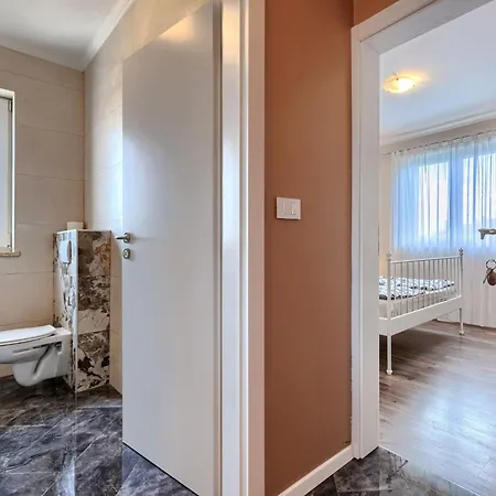 Διαμέρισμα Ester-1 By Interhome *